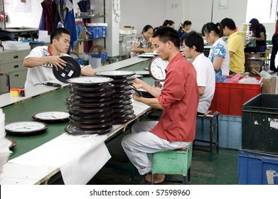 SHENZHEN - MAY 7: Shenzhen Clock Factory, Almost All World's Clock Are Made In Shenzhen, Factory Tour On MAY 7, 2010 In Shenzhen.