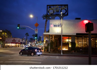 Sherman Oaks, California/USA - April 4th 2020: At 6:03 PM On A Saturday Night, Due To The COVID-19 Pandemic, A Stay At Home Order Keeps The Streets Of This City Bare, With Little People Or Cars.