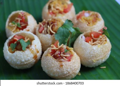 Shev Batata Puri Chat, Aloo Puri Chaat, Indian Popular Street Food, Appetizer Or Snack, Served On Banana Leaf