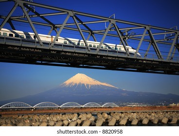 The Shinkansen Runs Over Mt,Fuji Peak
