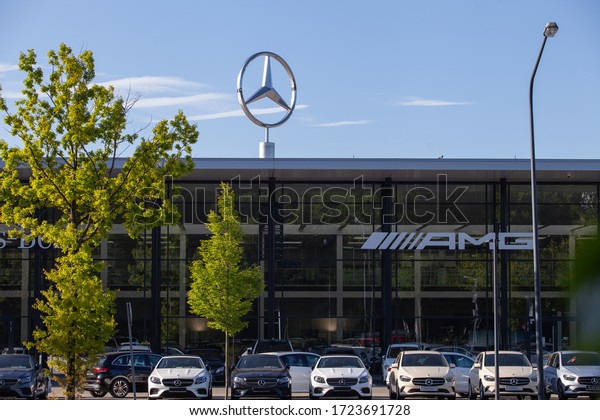 Shiny metal logo of a Mercedes Benz. Germany,\
Bremen, on May 6, 2020.