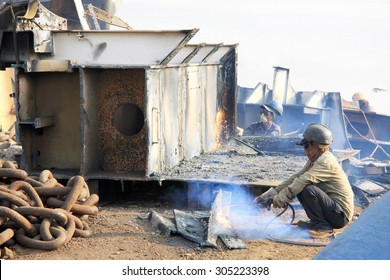 Ship Breaking Gas Cutter 01