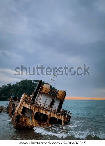 A ship that almost sank and was stranded on the beach