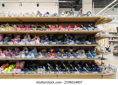 10,524 Shoe department Images, Stock Photos & Vectors | Shutterstock