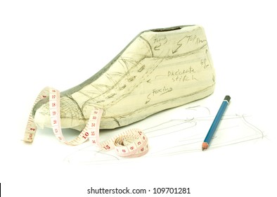 Shoe Maker Pattern Design In Traditional Way