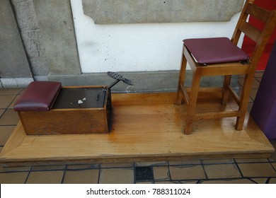 Shoe Shine Chair