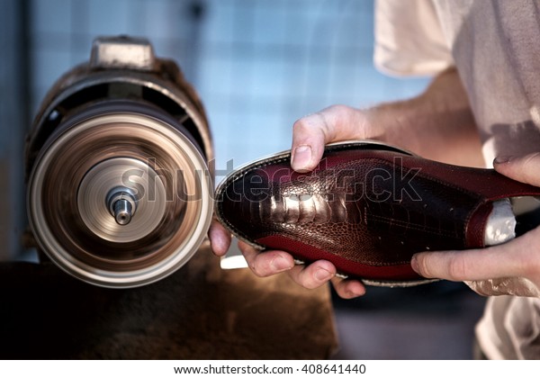 shoemaker\
makes shoes for men\
He polishes sole of\
shoe