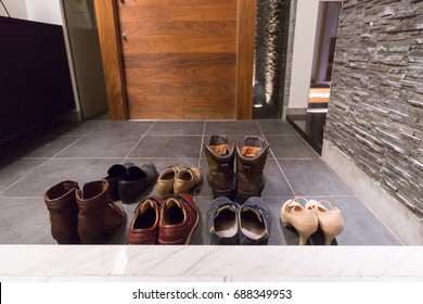 玄関 の画像 写真素材 ベクター画像 Shutterstock