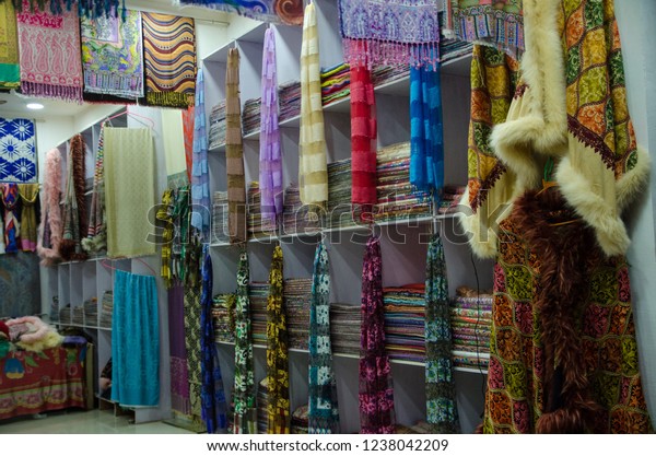 cashmere scarf shop