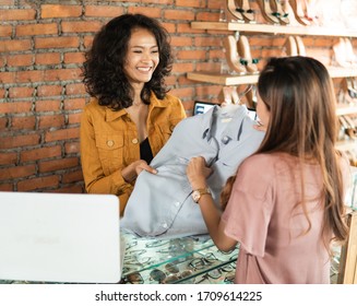 Shopping Customer Returning Product To The Seller