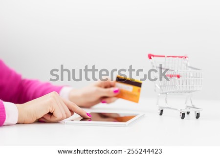 Shopping using tablet computer