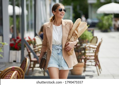 shopping woman in the city