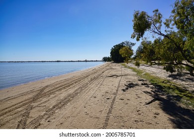 The Shore Line Of The Menindee Lakes