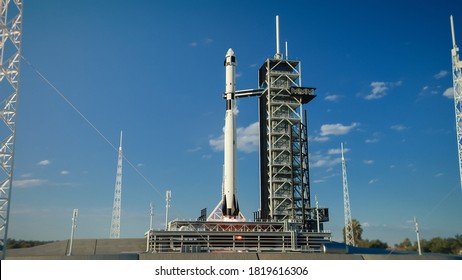 Shot of a Launch Pad Complex: Successful Rocket Launching with Crew on a Space Exploration Mission. Flying Spaceship Blasts Flames and Smoke on a Take-Off. Humanity in Space, Conquering Universe.