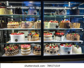 lip Contract heilig Cake shop Images, Stock Photos & Vectors | Shutterstock