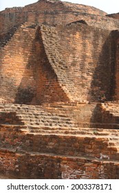 SHRAVASTI, INDIA - Mar 19, 2021: A Vertical Shot Of Ruins Of Shravasti, Located Near The West Rapti River In India During Daylight