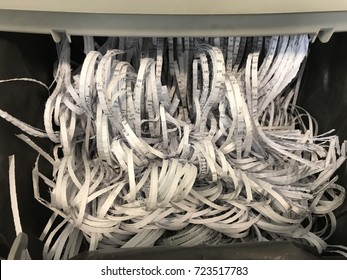 Shredding Document, Shredding Paper/ Destroying Confidential Documents From Paper Shredding Machine