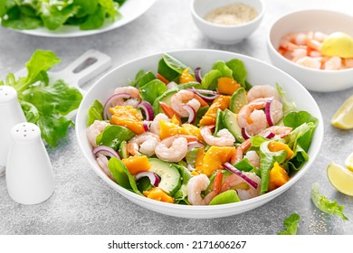 Shrimp, Avocado And Mango Salad With Fresh Green Lettuce. Prawn Salad