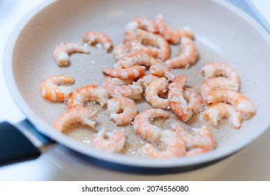 Shrimp Fried In A White Ceramic Pan