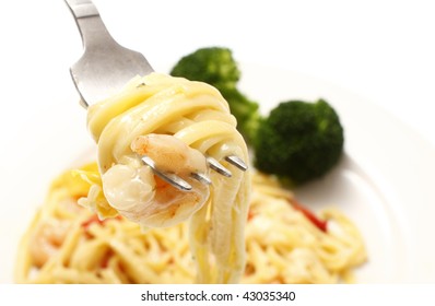 Shrimp Scampi With Linguine And A Side Of Broccoli.