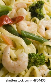 Shrimp Scampi Primavera With Linguine Broccoli Vegetables