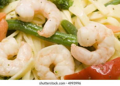 Shrimp Scampi Primavera With Linguine Broccoli Vegetables