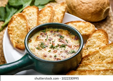 Shrimp & Spinach dip with bread
