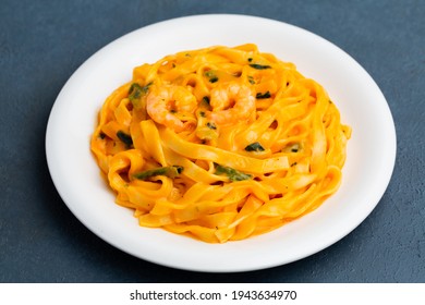 Shrimp And Spinach Tomato Cream Pasta