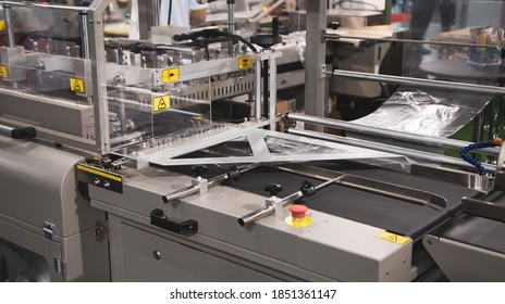 Shrink Film Wraping Machine In Food Industry