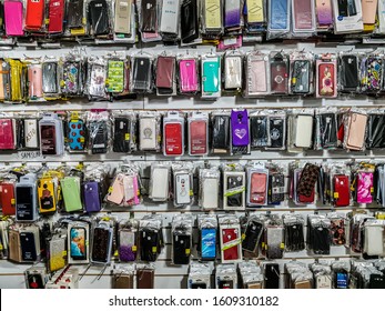 phone store Images, Stock Photos & Vectors