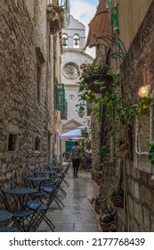 SIBENIK, CROATIA - SEPTEMBER 9, 2016: This Is One Of The Narrow Lanes Of The Old City After The Autumn Rain.