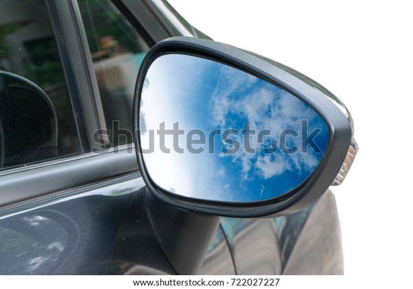 Side mirror Reflect the\
sky