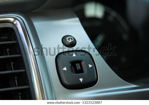 side mirror switch\
control
