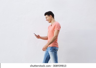 歩く 男 横 の写真素材 画像 写真 Shutterstock