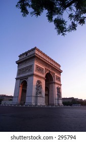 Side profile of the arc de triumph, Paris, France