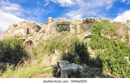 Side ruins