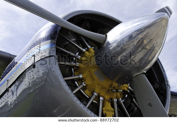 Side View Airplane Cowl Engine Propellerairplane Stock Photo 88972702 ...