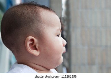 side view of baby head - Shutterstock ID 115281358
