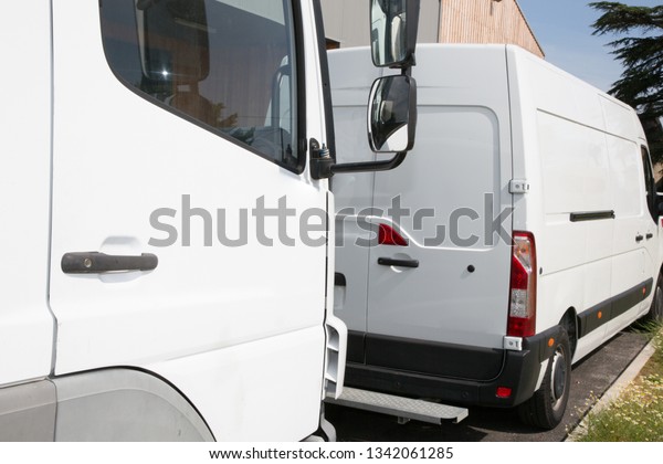 side view of delivery van truck blanck without mark\
on the sides