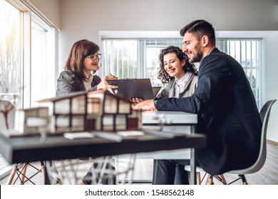 Agent Immobilier Images Stock Photos Vectors Shutterstock