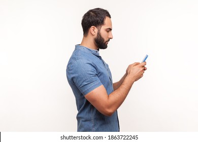 7,300 Man Using Phone Side View Images, Stock Photos & Vectors ...