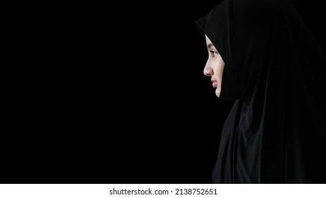 Side Way Pretty Muslim Girl Wearing Stock Photo 2138752651 