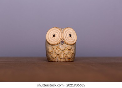 Sideview Owl Statue Decoration Design