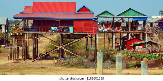 SIEM REAP CAMBODIA MARCH 30: Typical Homes On Stilts On The Bank Of The Tone Sap River On March 30 2013 In Siem Reap Cambodia