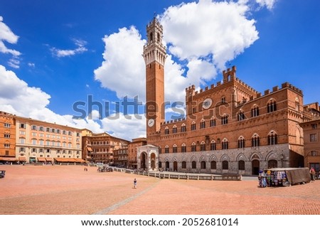 Siena, Italy. Piazza del Campo with Palazzo Pubblico and Torre del Mangia.