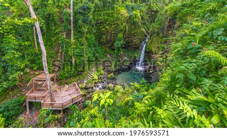 sightseeing terasse at emerald pool on dominica island