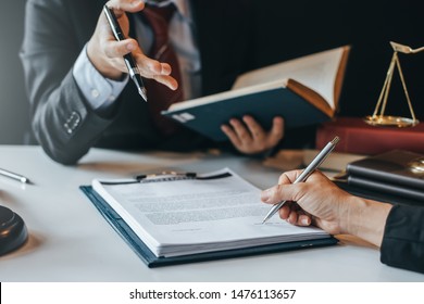 Sign the agreement The Concept of Legal Procedure and Litigation. - Shutterstock ID 1476113657