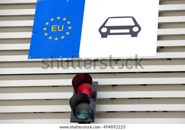 Sign the European Union and the red light of the\
Bulgarian Turkish border