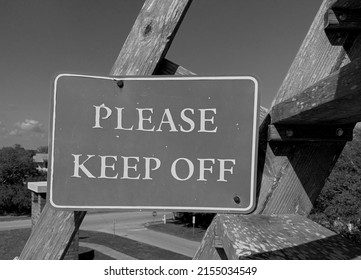 Signboard That Says Please Keep Off Stock Photo 2155034549 | Shutterstock