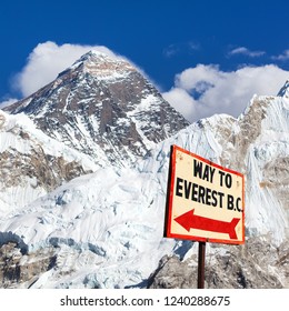 Signpost Way Mount Everest Bc Top Stock Photo 1240288675 | Shutterstock